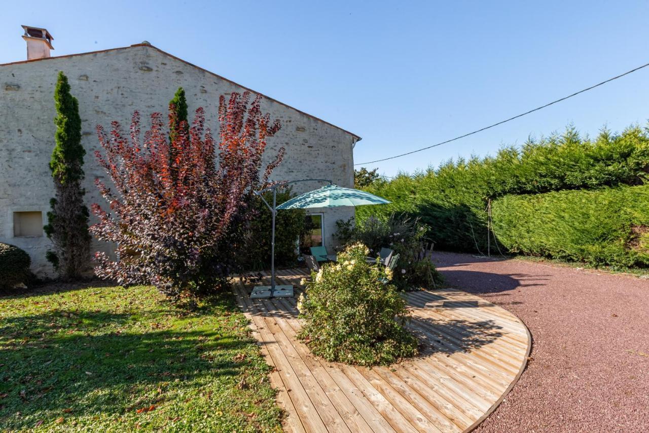 Gite Luludine Varzay Exterior photo